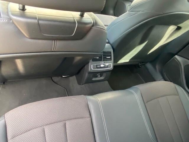 Audi A4 Avant 40 TDI S tronic Quatt line edition 2024