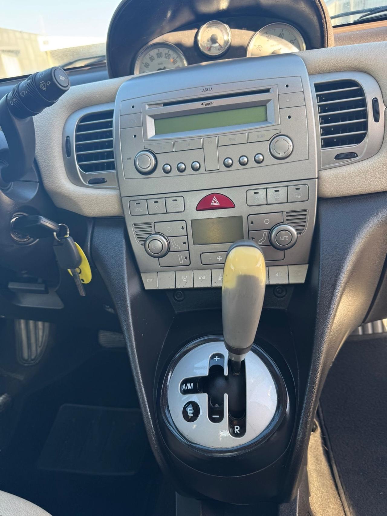 Lancia Ypsilon 1.3 MJT 90Cv. CAMBIO AUTOMATICO