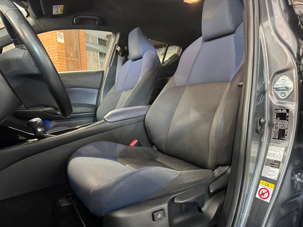 Toyota C-HR 1.8 Hybrid E-CVT Style