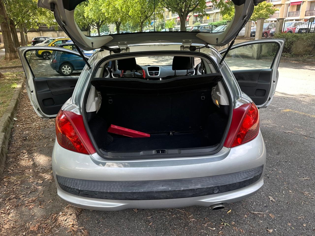 Peugeot 207 1.6 HDi 110CV 3p. XS