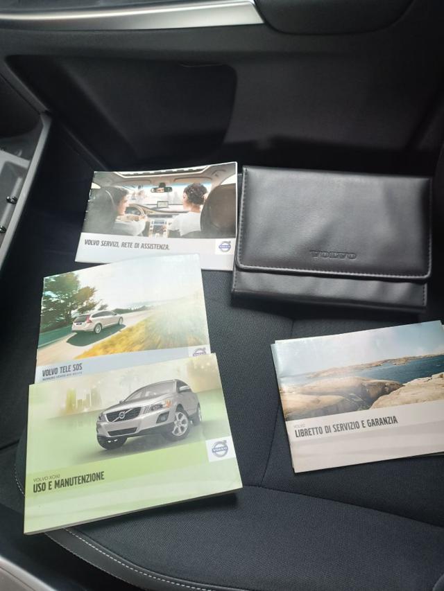 VOLVO XC60 DRIVe kINETIC 163 cv