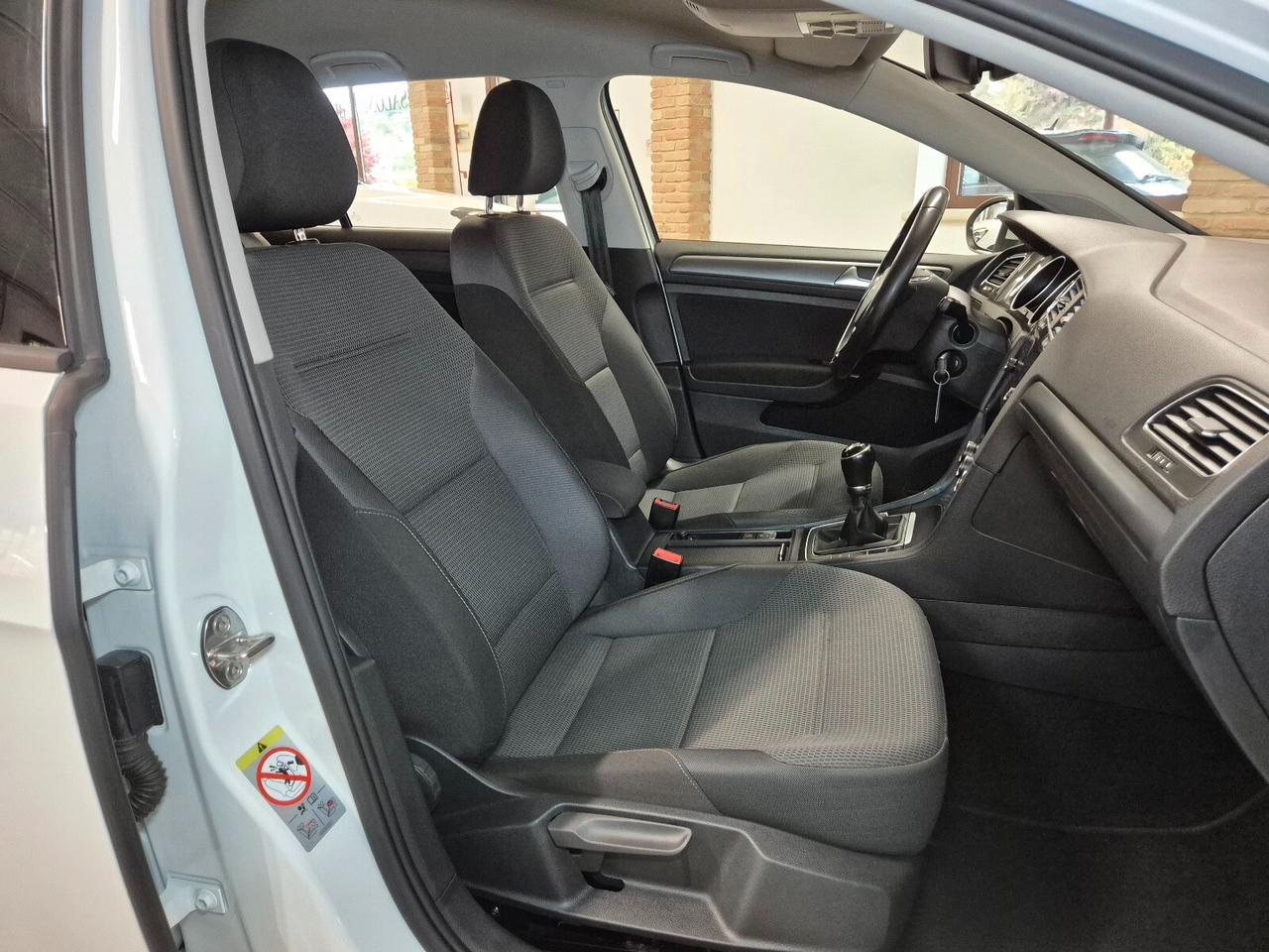 Volkswagen Golf 1.0 TSI 115 CV 5p. Business BlueMotion Technology