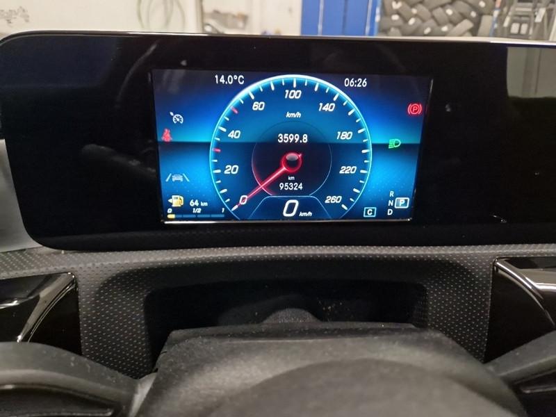 MERCEDES-BENZ CLA 180 Automatic Premium SHOOTING BRAKE