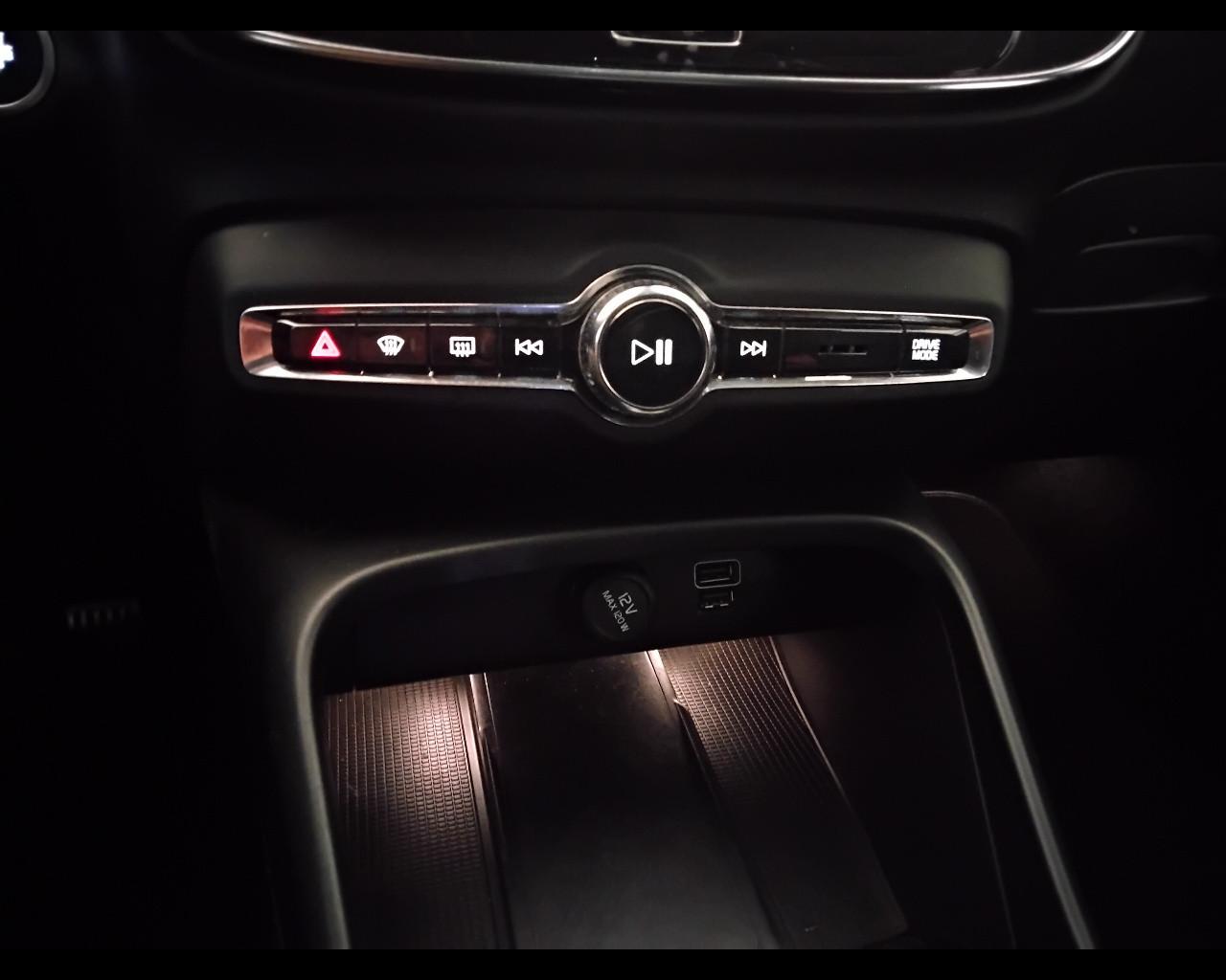 VOLVO XC40 - XC40 2.0 d3 Inscription geartronic my20