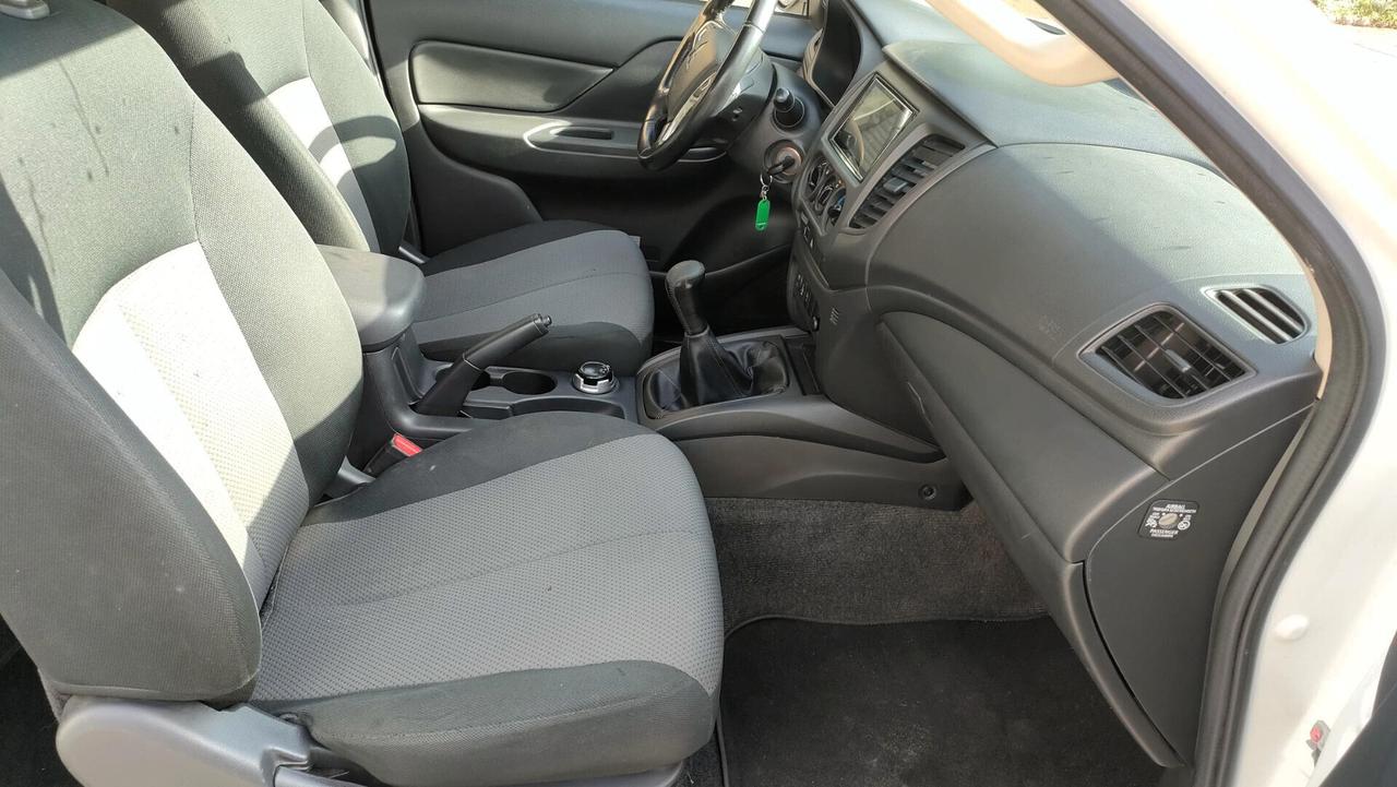Mitsubishi L200 2.3 TD Pick up 4x4 Iva compresa