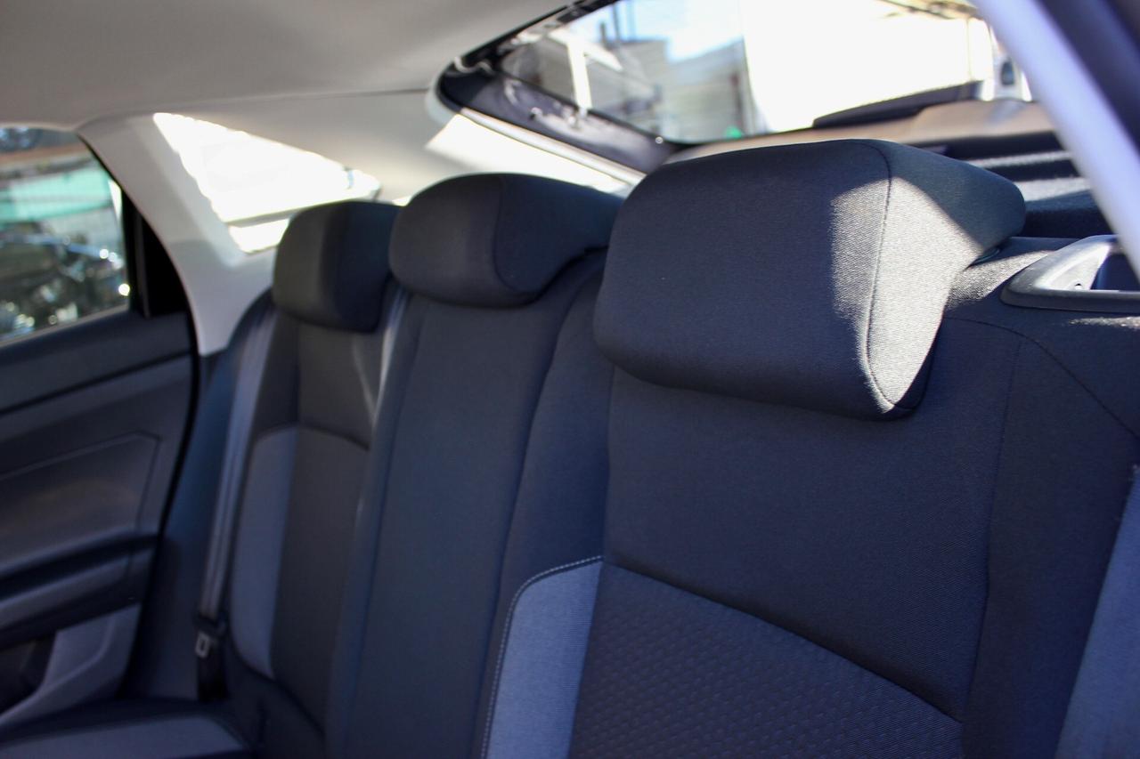 Volkswagen Taigo Life 1.0 TSI 110CV virtual cockpit navy sensori