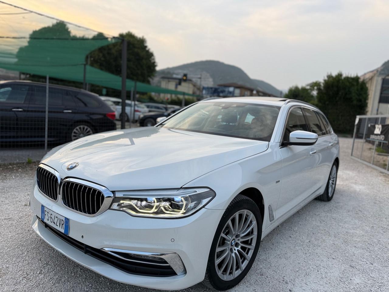 Bmw 520 520d xDrive Touring Luxury Full Tettto Pelle Navi