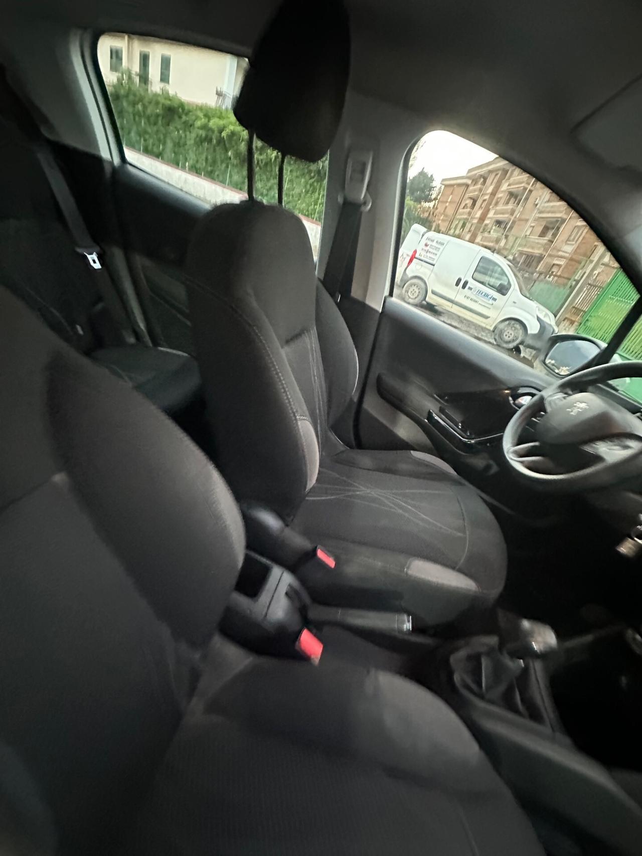 Peugeot 208 PureTech 82 5 porte Allure