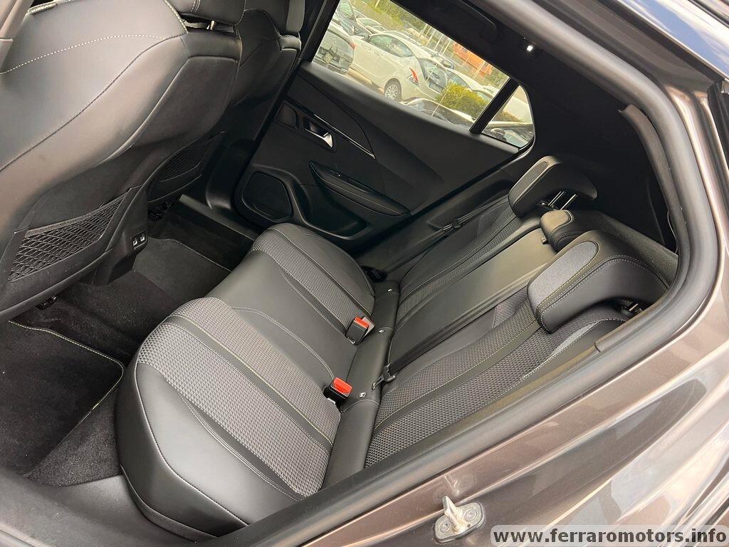 Peugeot 2008 BlueHDi 130 S&S EAT8 GT a 239 euro al mese