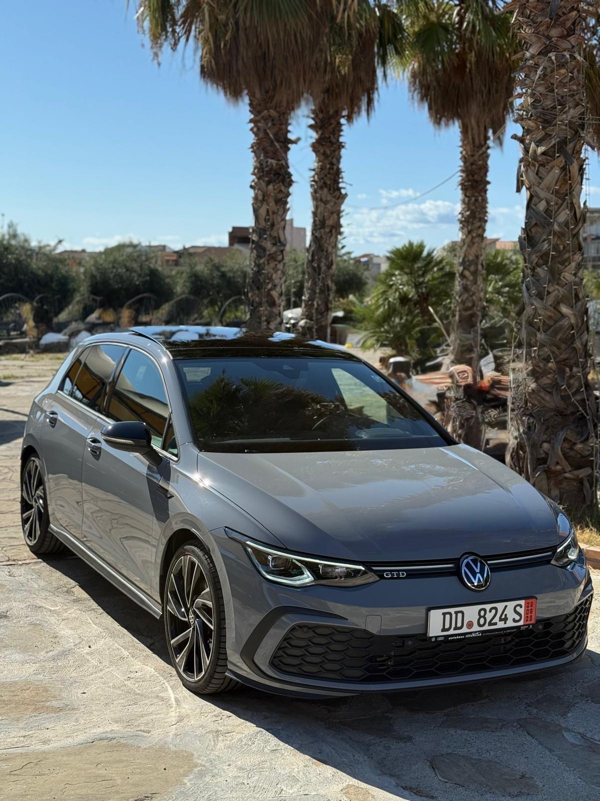 Volkswagen Golf 2.0 TDI DSG GTD Led Tetto Apr. Navy Cam 360* IQ Light