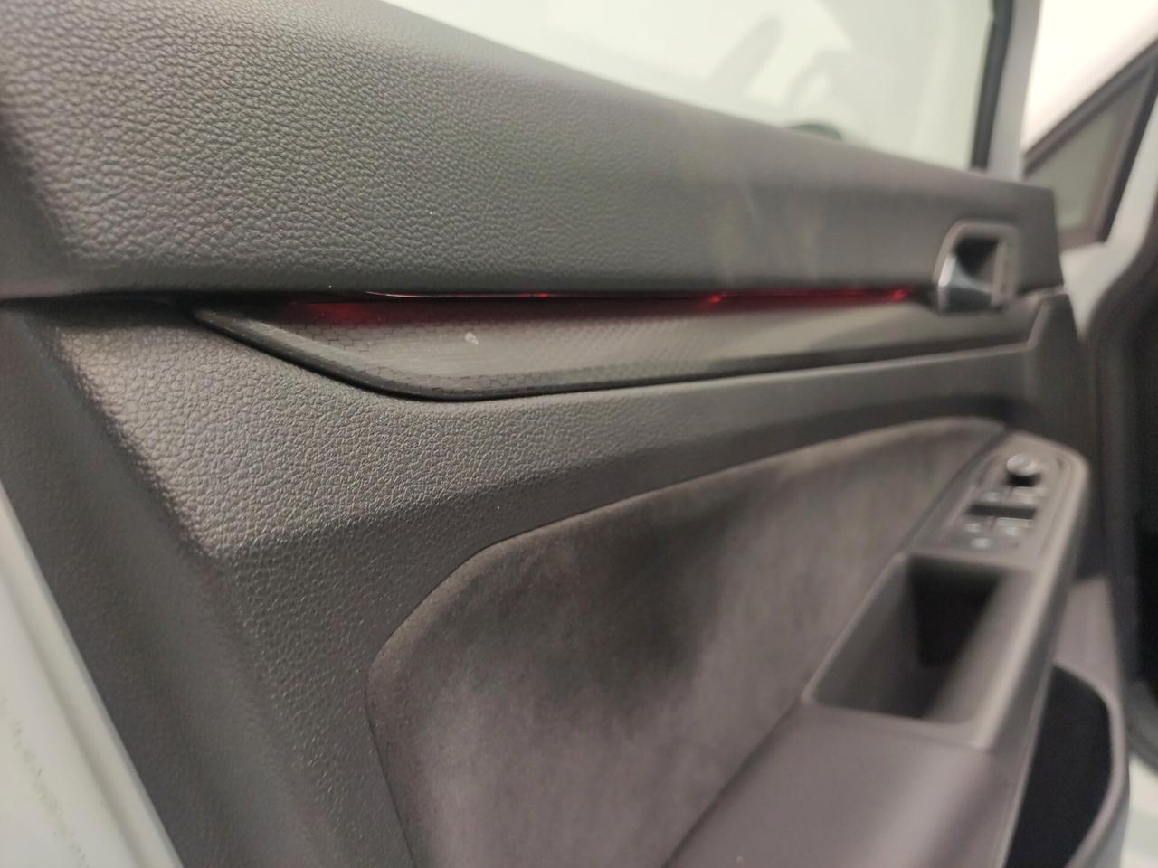 Volkswagen Golf GTI 2.0 TSI DSG