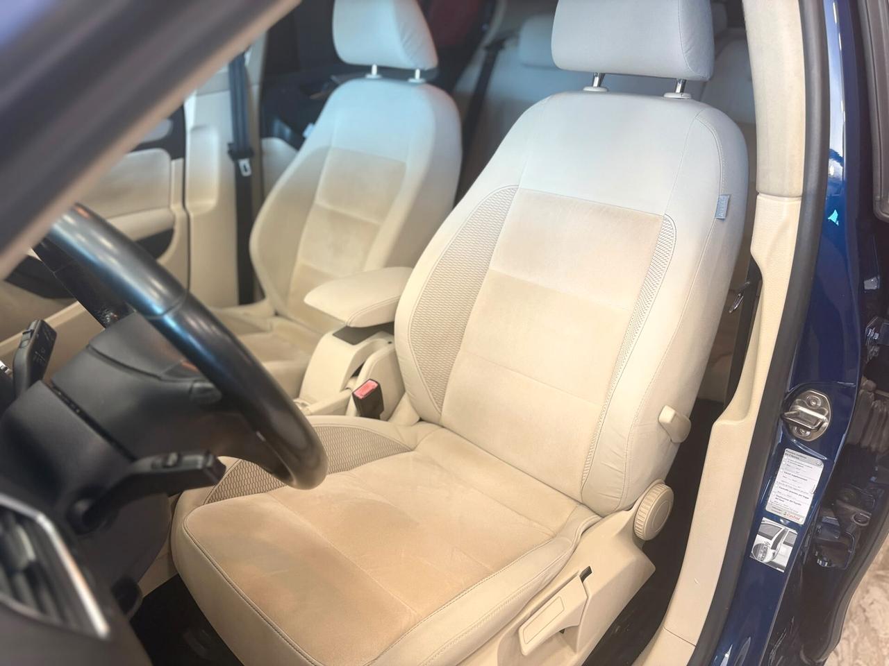 Volkswagen Golf 1.6 TDI DPF DSG 5p. Highline