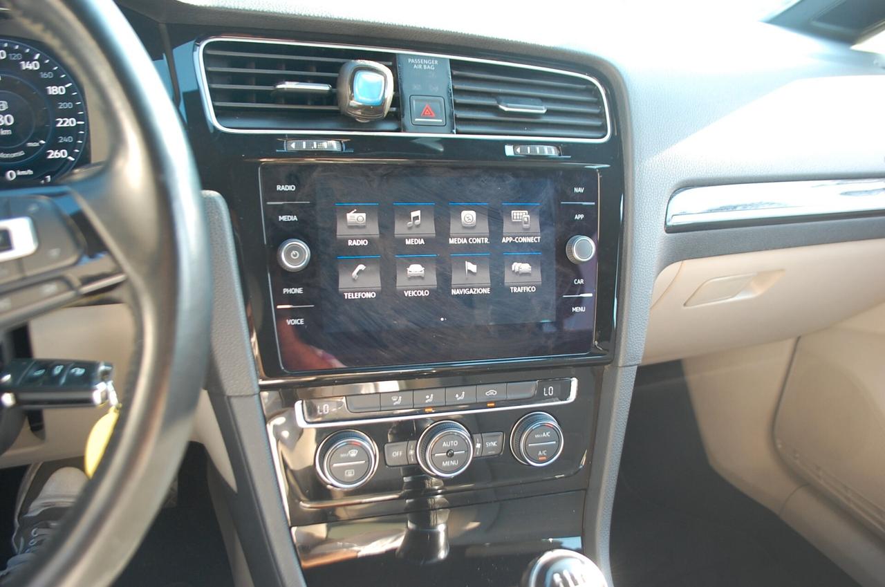 Volkswagen Golf 5p 1.6 tdi Highline 115CV Uff Italy Navi Clima USB