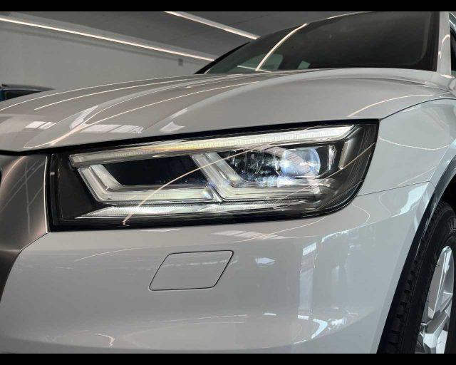 AUDI Q5 35 TDI quattro S tronic Business Design