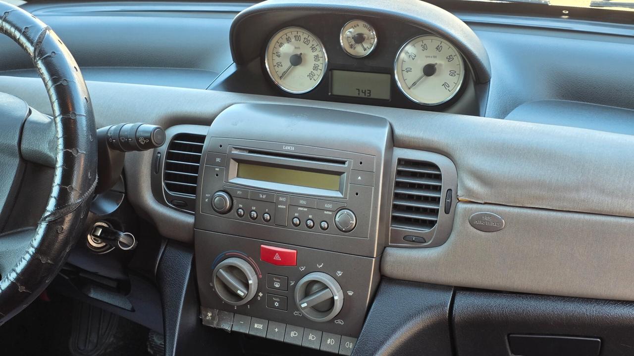 Lancia Ypsilon 1.3 Multijet 16V Platino