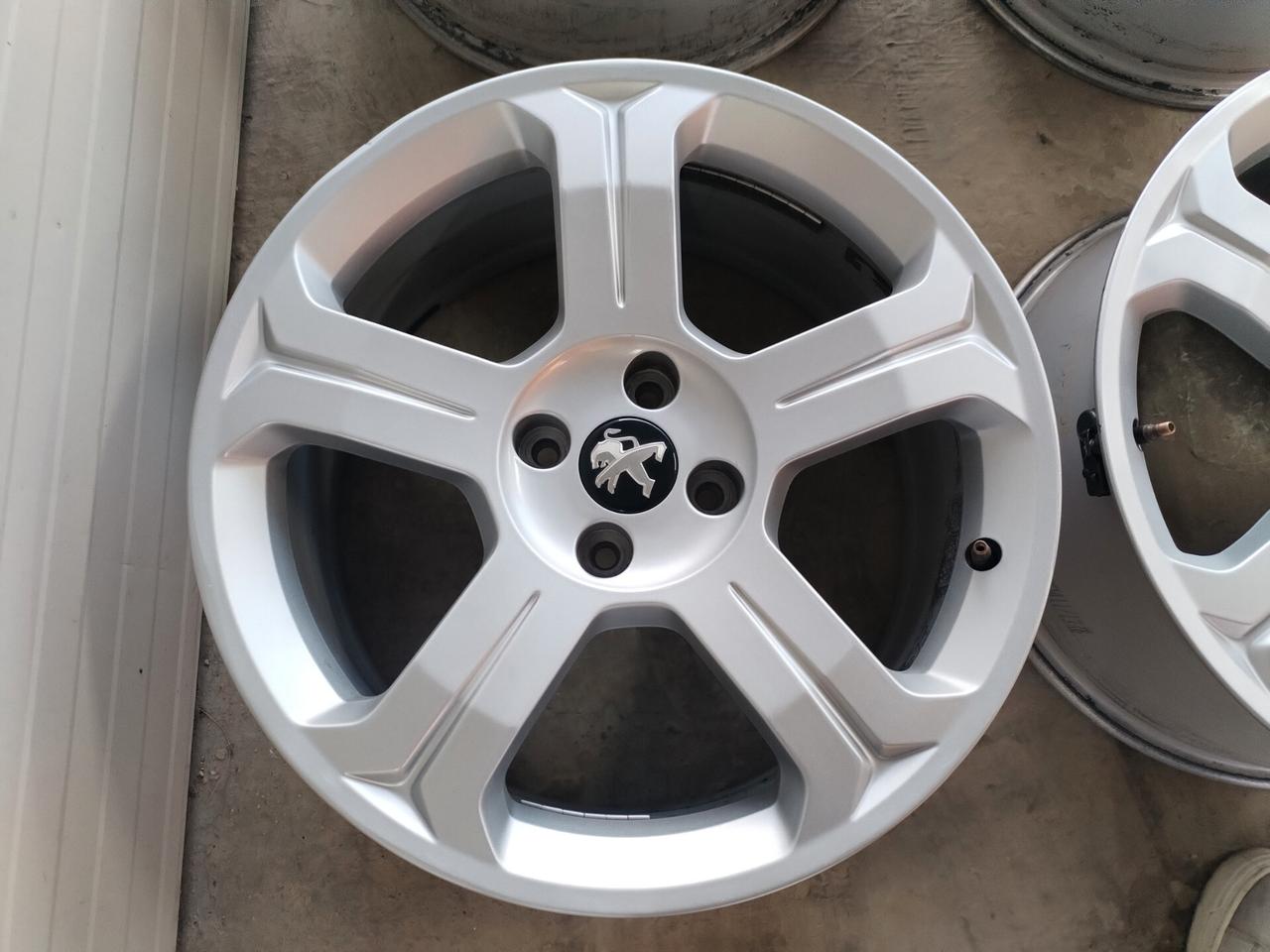 Cerchi da 18 Peugeot Citroen - Ripristinati Come Nuovi