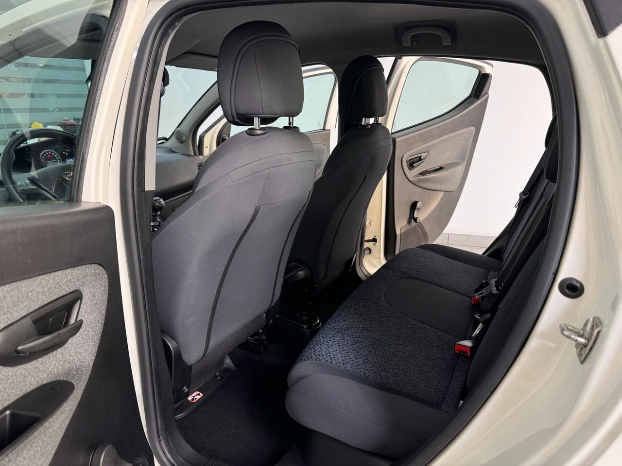 Lancia Ypsilon 1.0 FireFly 5 porte S&S Hybrid Ecochic Silver 2022