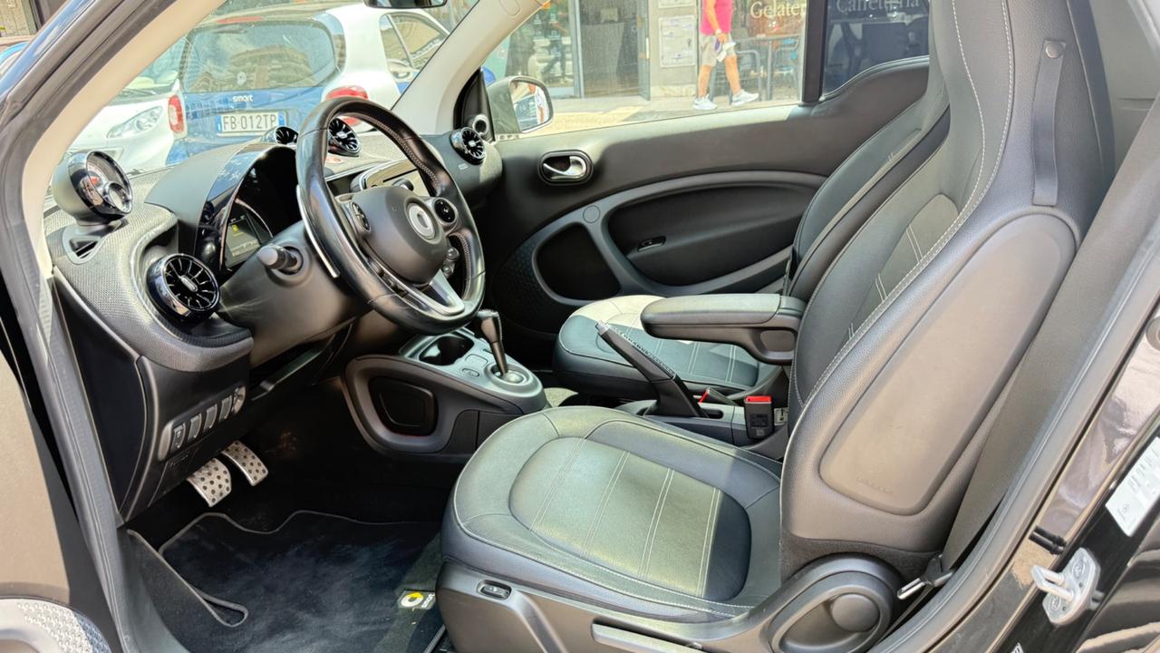 Smart ForTwo BRABUS 0.9 Turbo twinamic parisblue Xclusive LED NAVI KAMERA JBL PACK SPORT PDC PELLE INTROVABILE