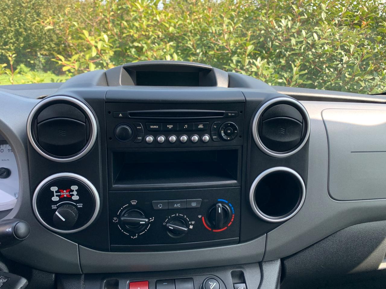Peugeot Partner Tepee BlueHDi 100 4x4 Active Traction Control Plus