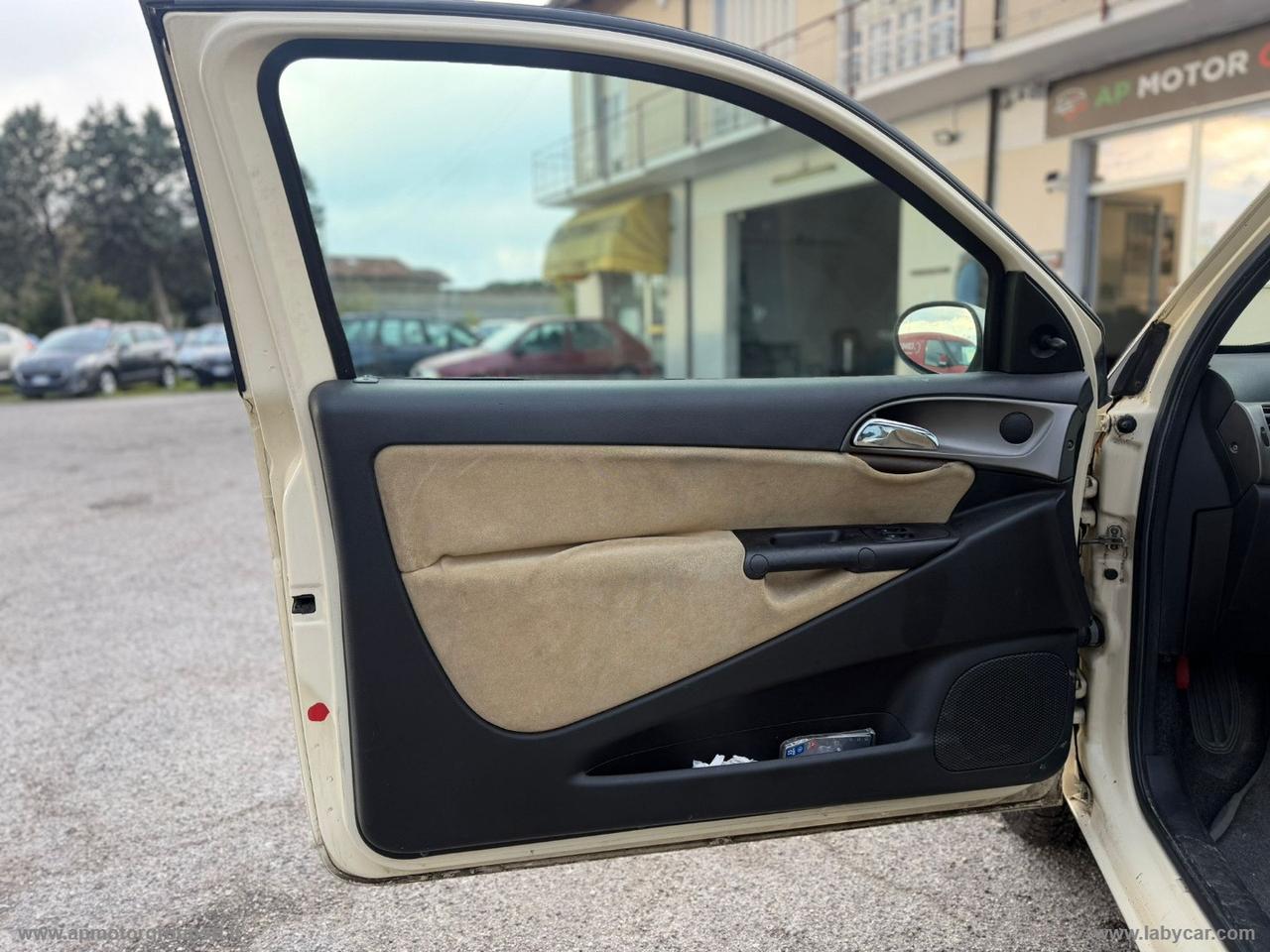 LANCIA Ypsilon 1.2 Oro