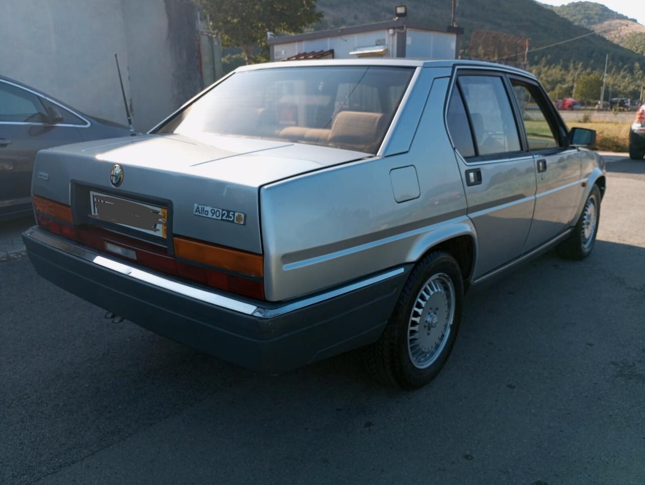 Alfa Romeo 90 2.5 V6 Quadrifoglio Oro