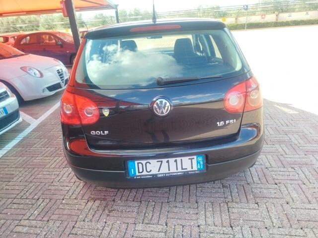 Volkswagen Golf 1.6 16V FSI 5p. Sportline