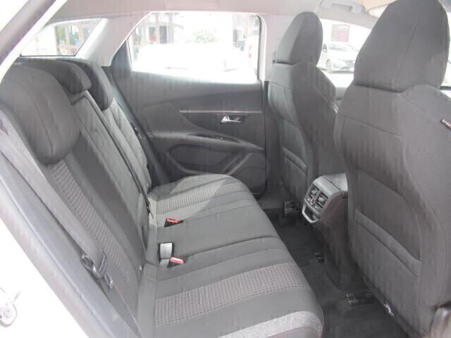 Peugeot 3008 BlueHDi 130 S&S EAT8 Allure