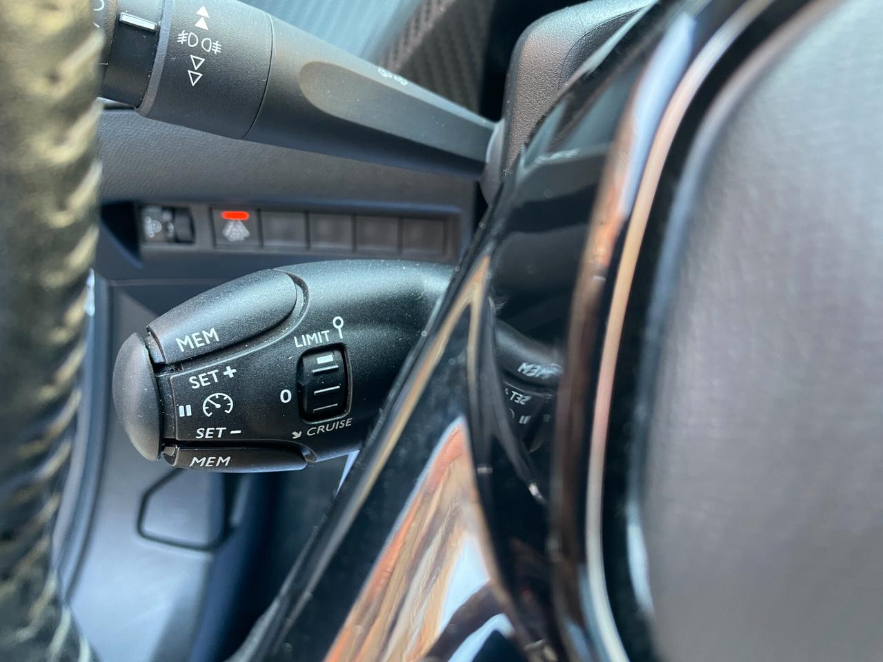 Peugeot 2008 UNICO PROPRIETARIO - SERVICE COMPLETO