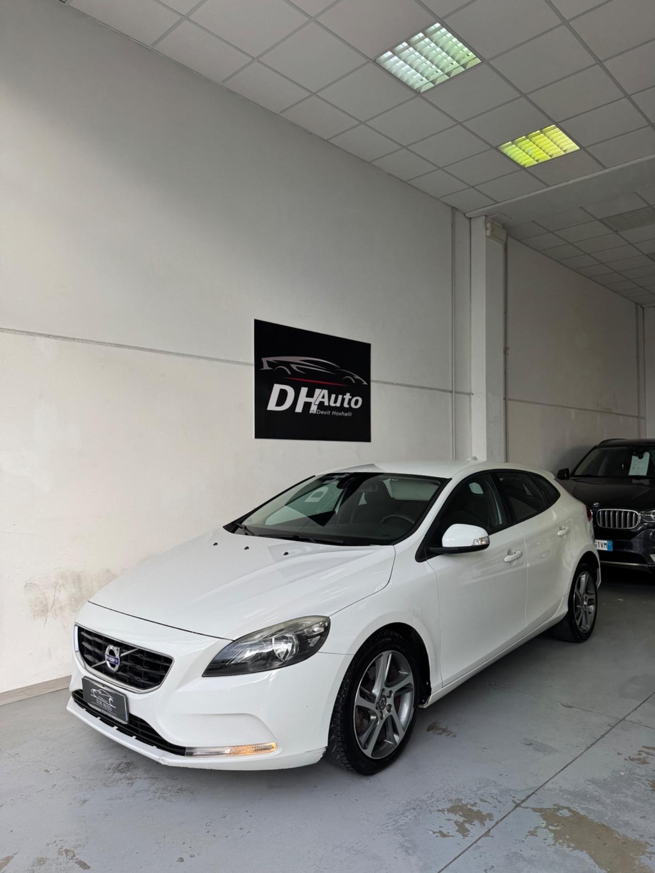Volvo V40 D2 R-design Momentum