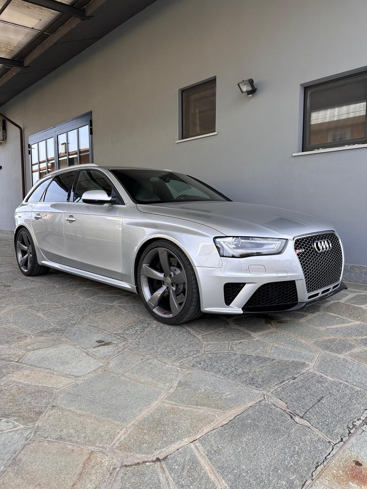 Audi RS4 Avant 4.2 fsi quattro s-tronic
