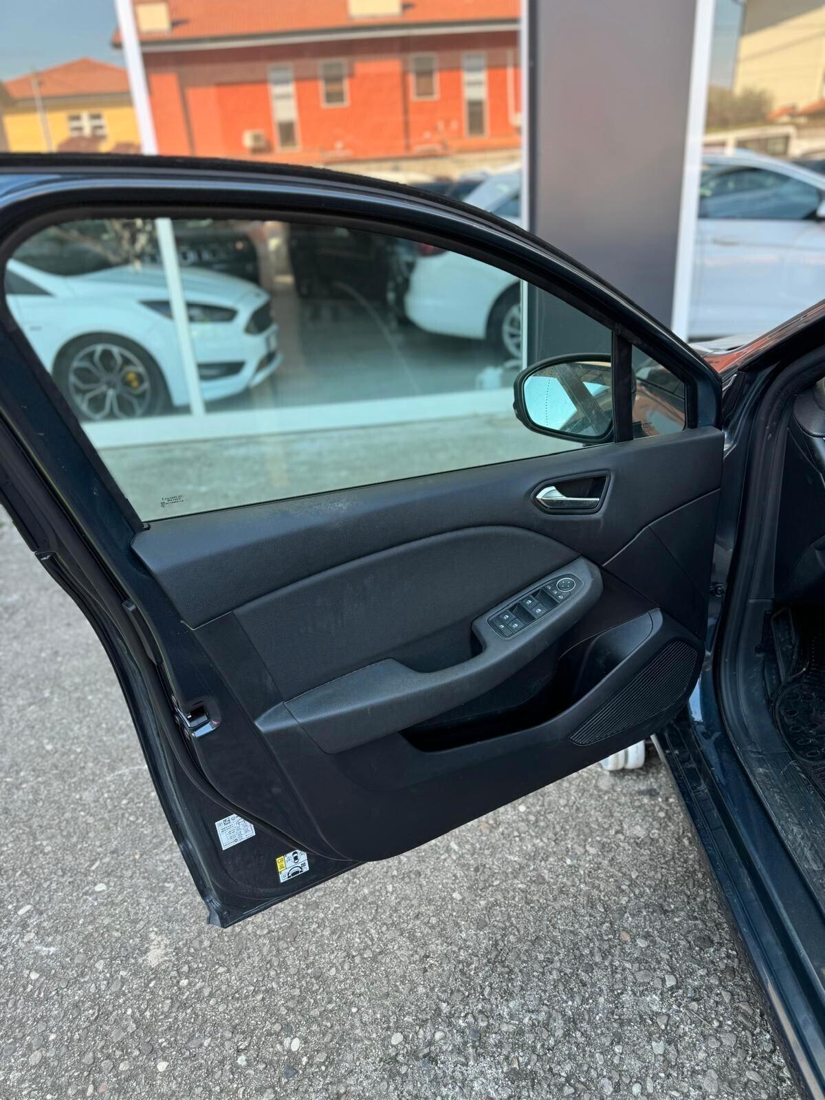 Renault Clio Hybrid E-Tech 140 CV 5 porte R.S. Line **CAMBIO BLOCCATO**