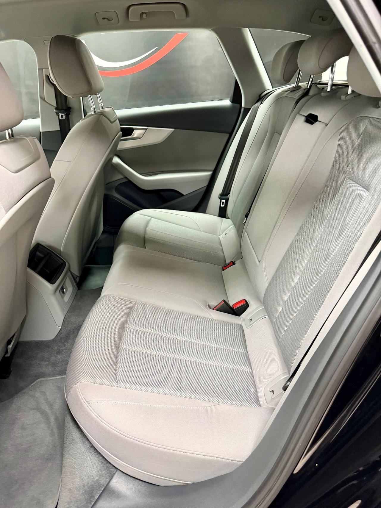 Audi A4 Avant 30 TDI/136 CV S tronic Business Advanced