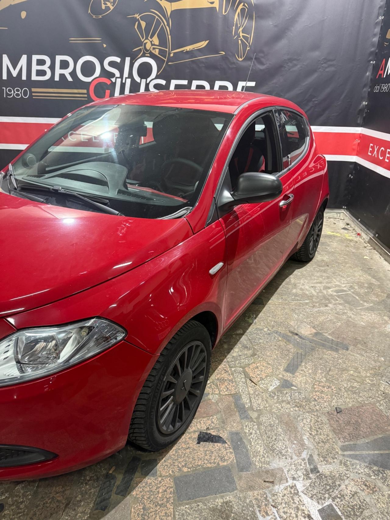 Lancia Ypsilon 1.2 69 CV 5 porte GPL Ecochic Gold