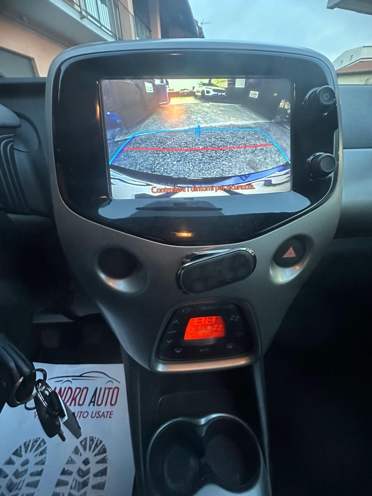 Toyota Aygo 1.0 VVT-i 69 CV 5 porte x-play