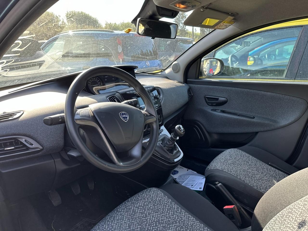 LANCIA Ypsilon III 2021 - Ypsilon 1.0 firefly hybrid Silver s&s 70cv