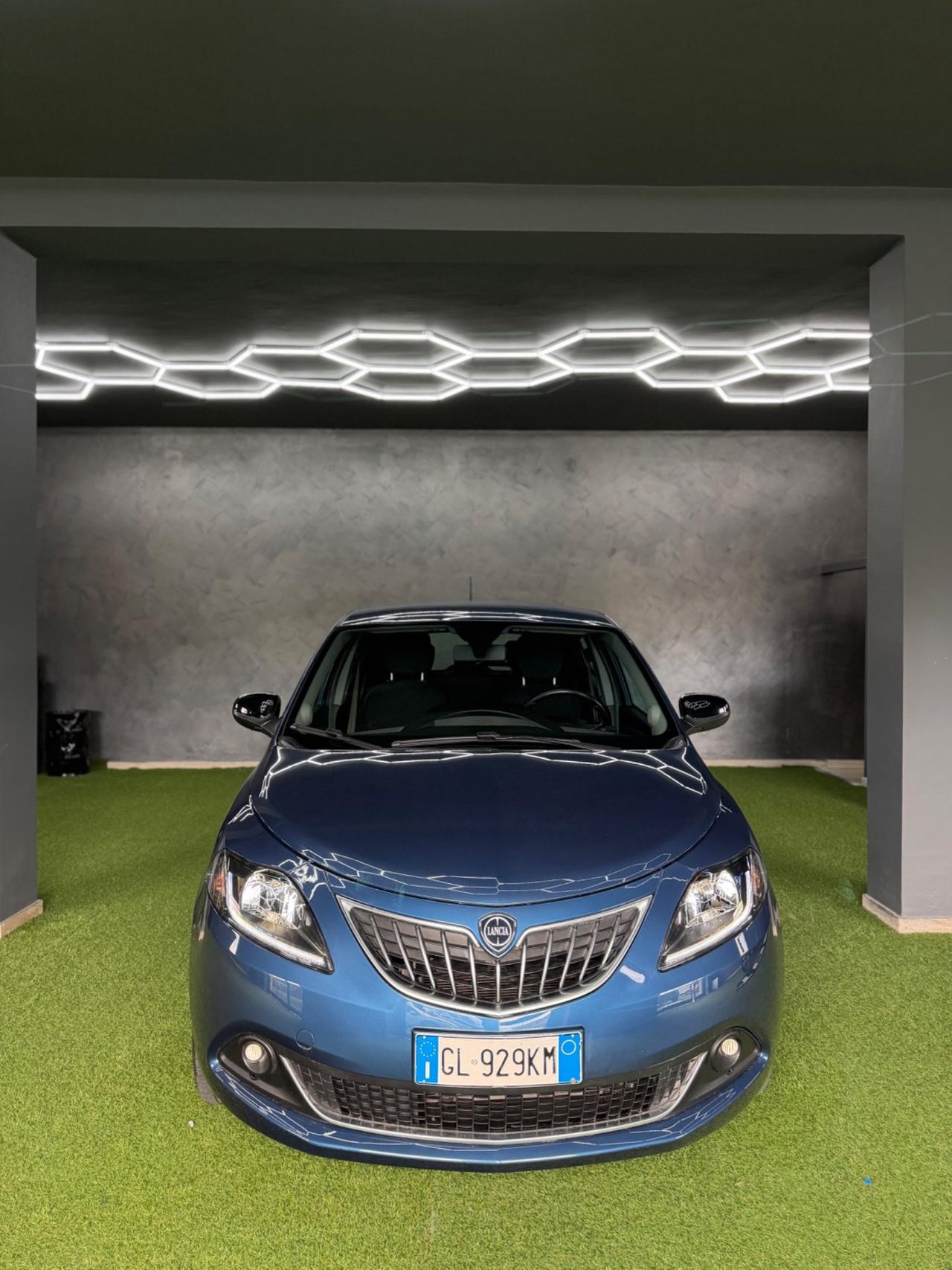 Lancia Ypsilon 1.0 Hybrid Ecochic Gold
