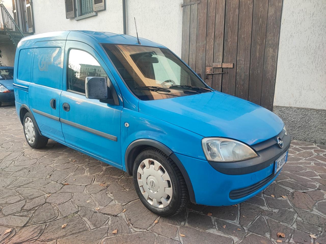 Opel Combo 1.3 Mjt neopatentati