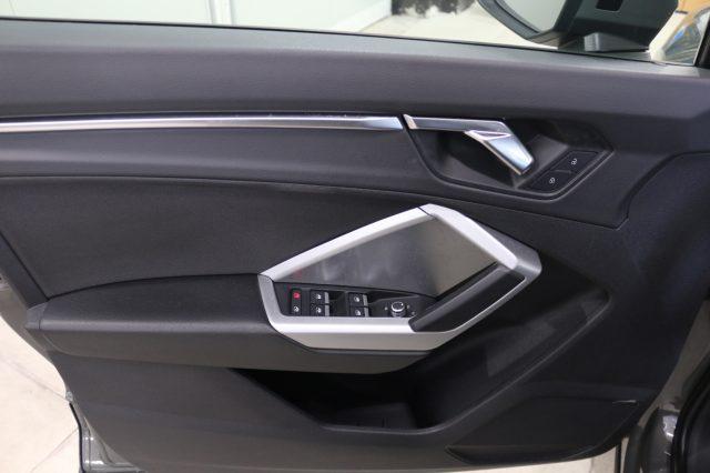 AUDI Q3 2.0 TDI 150 CV S tronic Business