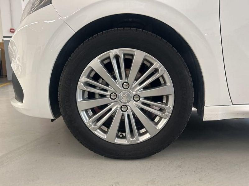 Peugeot 208 5P 1.2 PURETECH ALLURE S&S 82CV NEOPATENTATI
