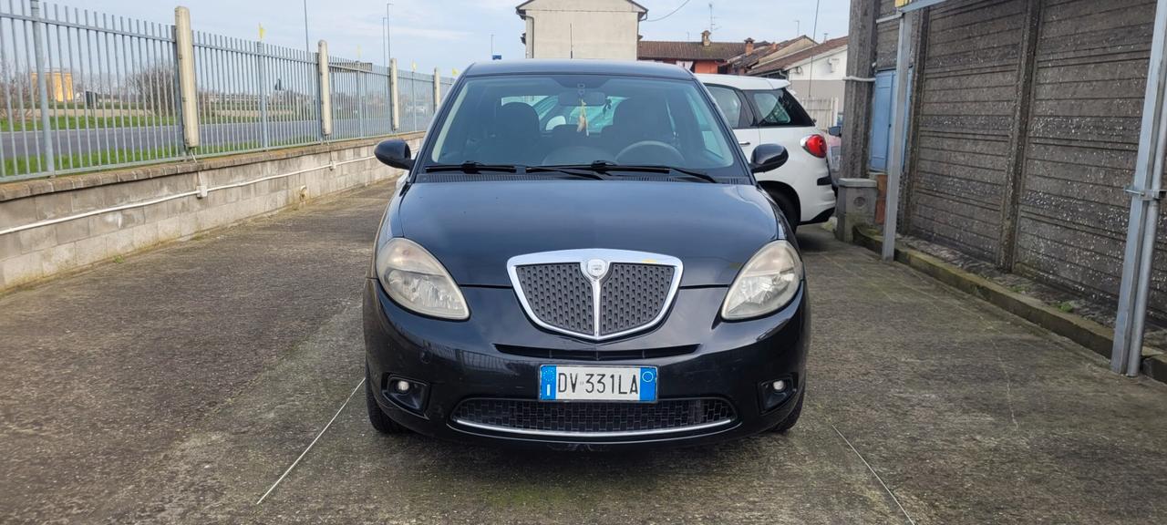 Lancia Ypsilon NEOPATENTATA 1.2 Argento