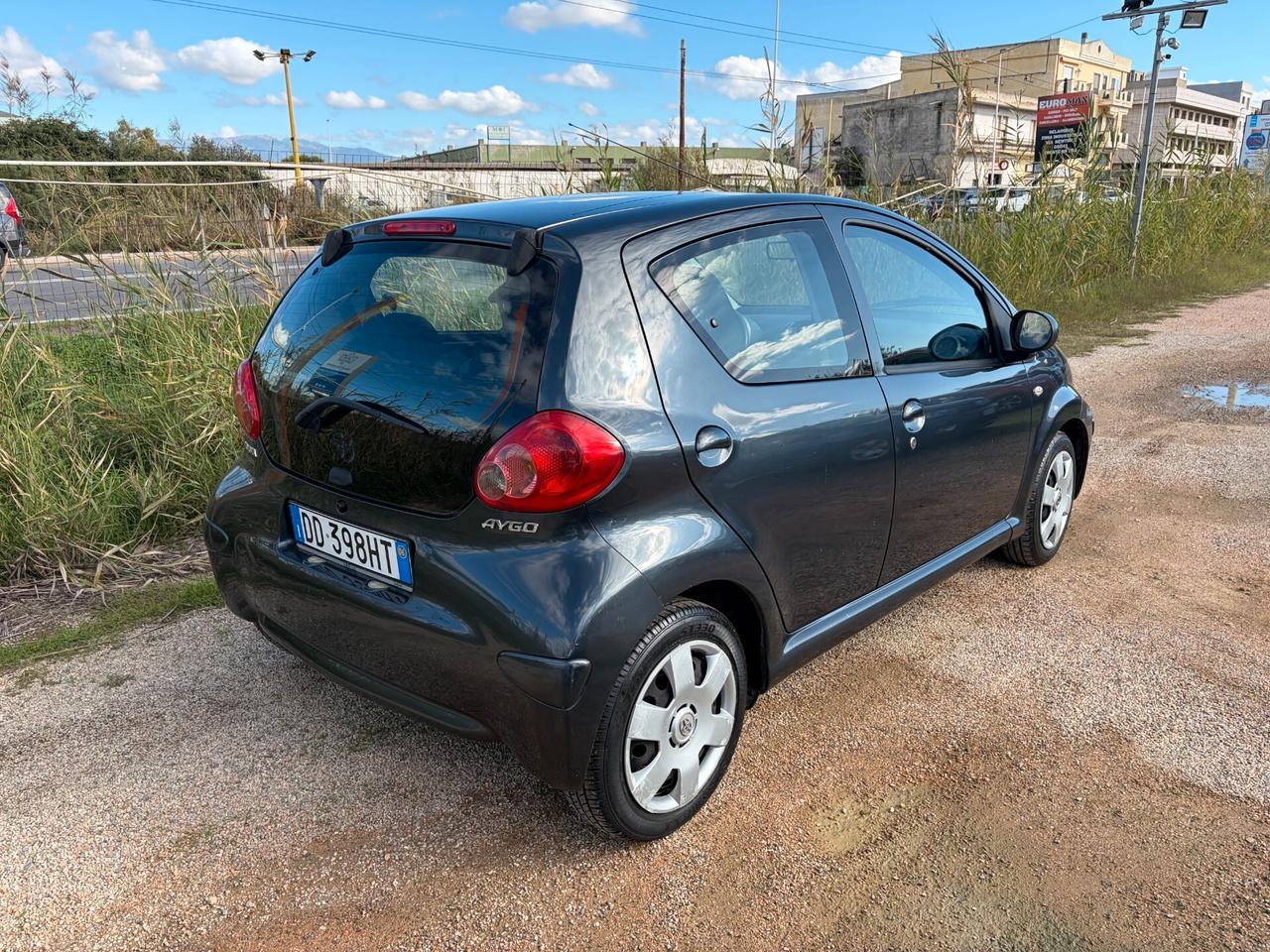 TOYOTA AYGO 1.0 5 PORTE ADATTA NEOPATENTATI