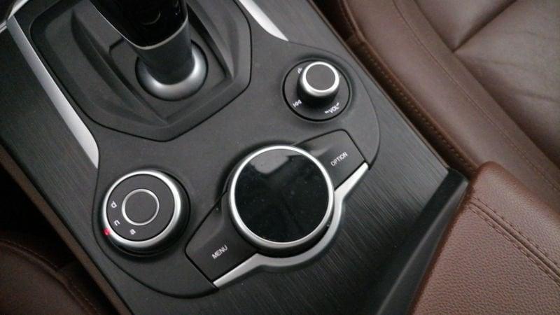 Alfa Romeo Stelvio 2.2 t Super rwd 180cv auto