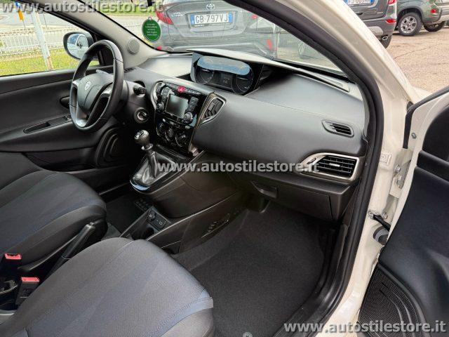 LANCIA Ypsilon 1.2 69 CV 5 porte GPL Ecochic Gold