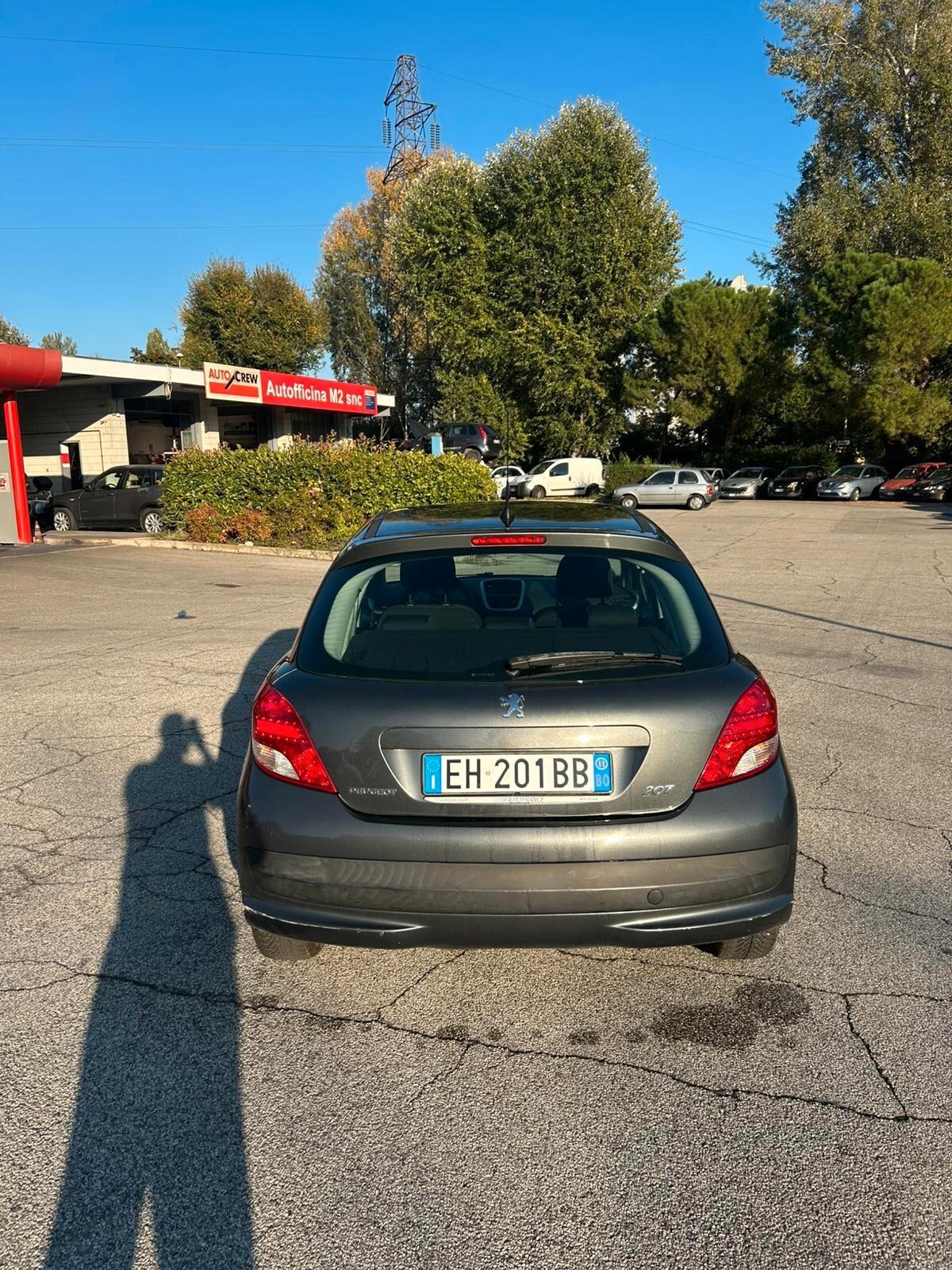 Peugeot 207 1.4 VTi 128000km unico proprietario 5porte
