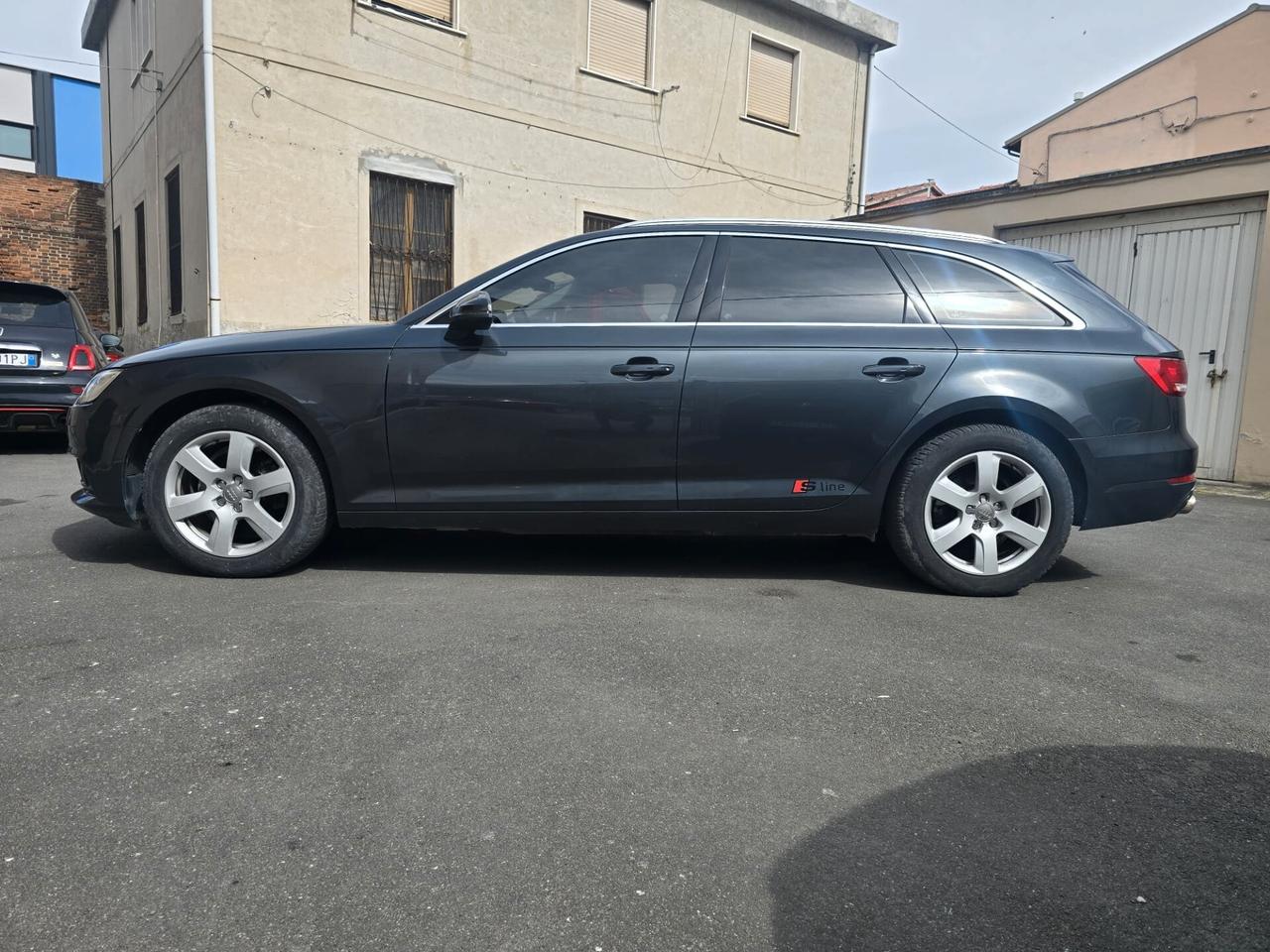 Audi A4 2.0 TDI 150 CV ultra S tronic Business Sport PERFETTA