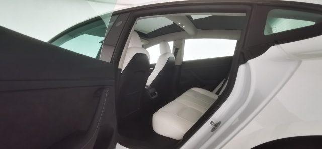 TESLA Model 3 RWD