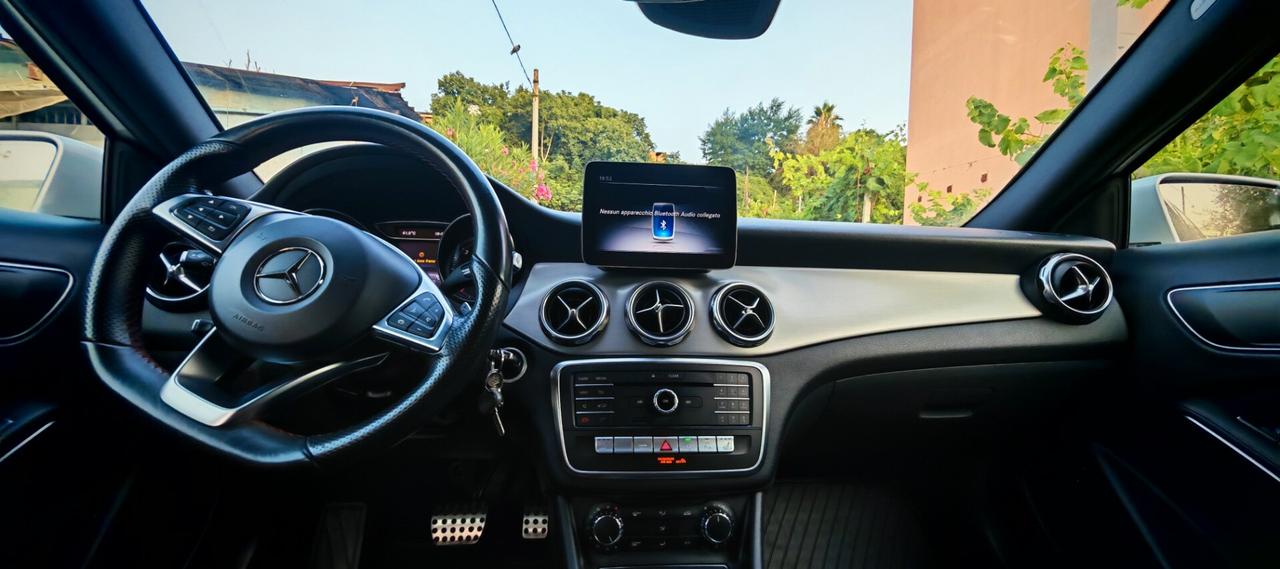 Mercedes-benz GLA 180 d Premium