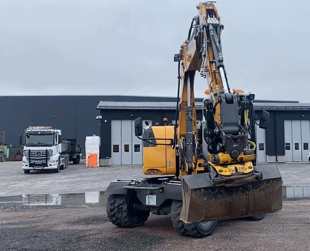 Liebherr  910 Compact Litronic,