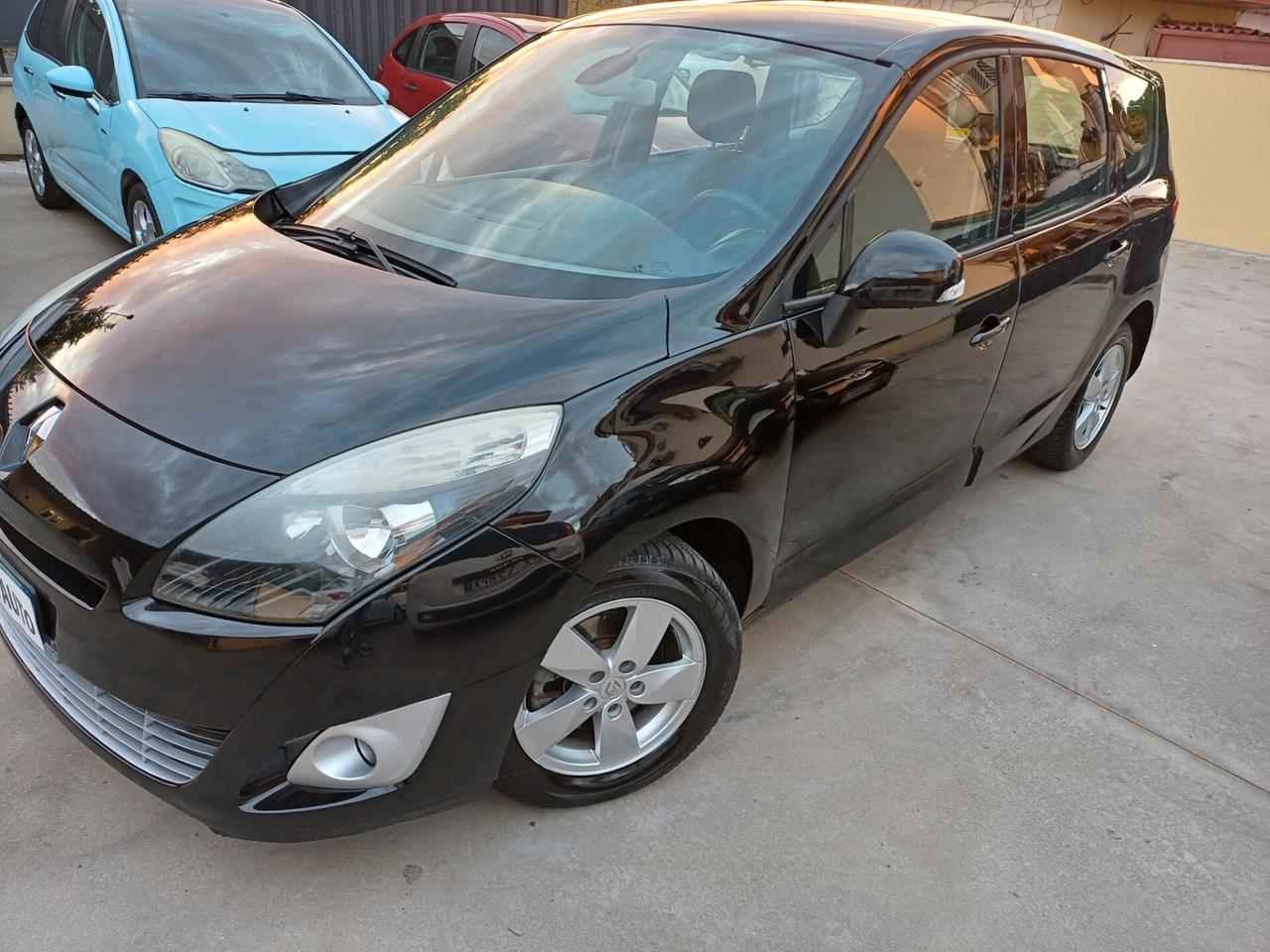 Renault Scenic GRAND 1.5 DCI 7 POSTI