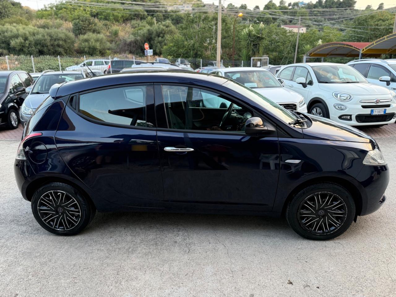 Lancia Ypsilon 1.2 69 CV 5 porte Platinum Km Certif.